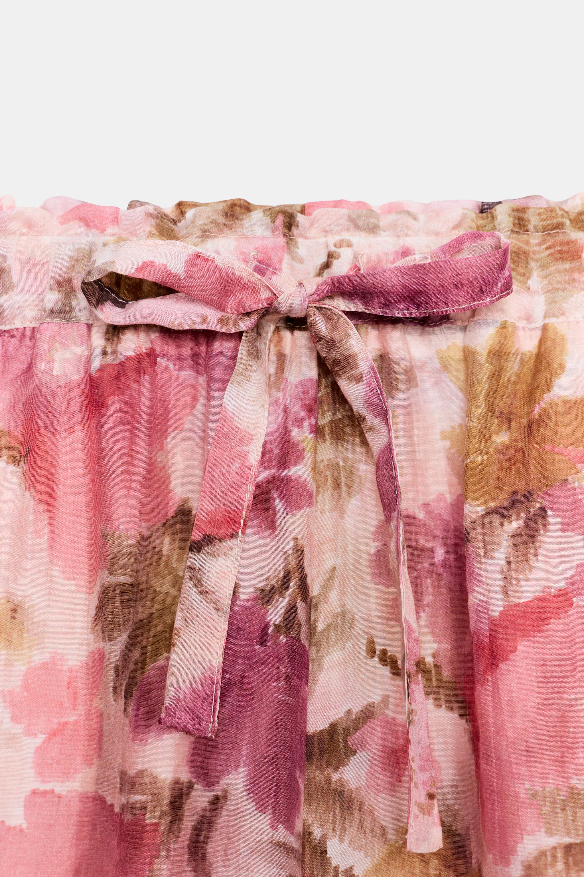 LACE TRIM FLORAL PRINT SHORTS